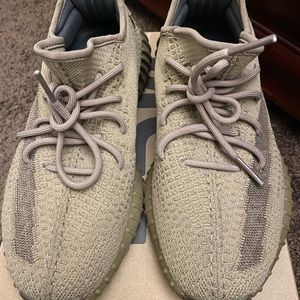 Yeezy 350 earth 8.5